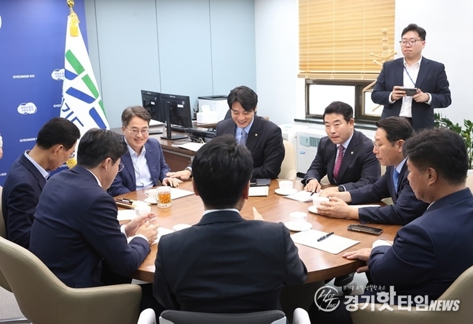 2일 중앙협력본부에서 진행된 간담회 모습 (사진=경기도 홈페이지)