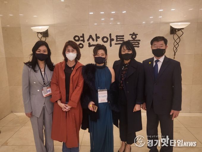 우부터 박형록(서울평양올림픽서포터즈 사무총장), 이진(신세기유학원 원장), 임실비아(사단법인국제문화개발연구원 이사장 겸 서울심포니오케스트라 단장), 심진영(인셀덤 파워매니저 겸 국제엔젤봉사단 모델분과 단장), 하순원 피아니스트(총신대학교 교수)