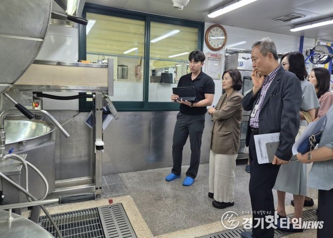 김영희 의원, 학교급식실 조리로봇 운영 현장 점검
