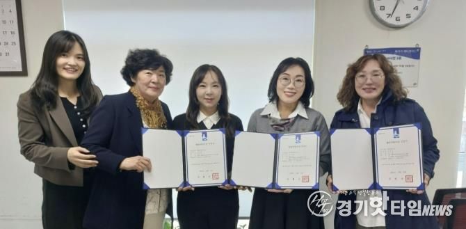 수원시 팔달구, 관내 어린이집 4개소에 '열린어린이집 재선정 지정서' 전달