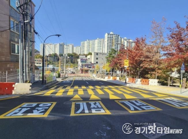 용인특례시 마북동 교동마을 현대홈타운 정문 앞 우회전 전용차로 확장