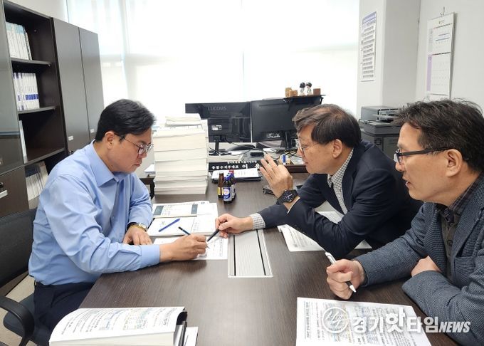 이용욱 의원, 사회적경제 2026년 본예산 편성보고 받아... 사회적경제 활성화 담당한다