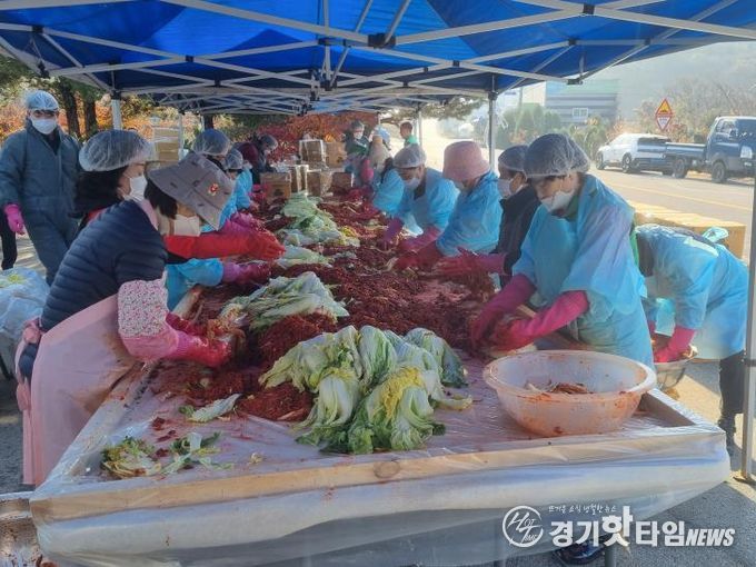 포천시 창수면 남녀 새마을회, 사랑의 김장 나눔으로 이웃사랑 실천