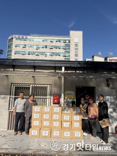 ‘나는도시농부네트워크' 김장김치 후원 기념촬영