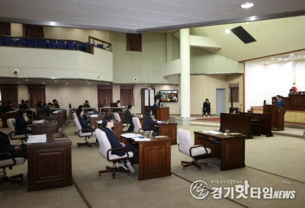 군포시의회는 11월 4일 개회한 제284회 임시회를 19일 폐회했다.