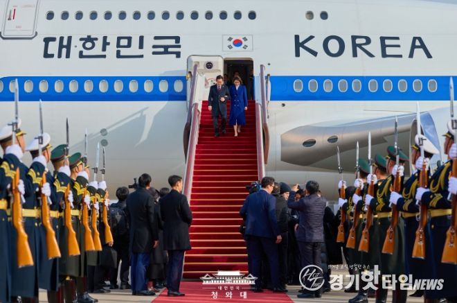 베이징 서우두 공항 도착(청와대)