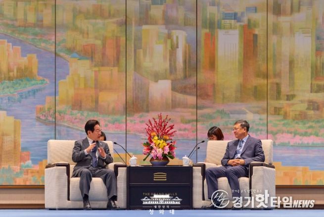 천지닝 상하이 당서기 환담(청와대)