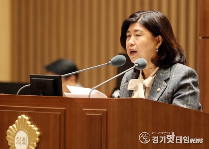 조미옥 수원특례시의회 의원이 제399회 임시회 제2차 본회의에서 5분 자유발언을 하고 있다.