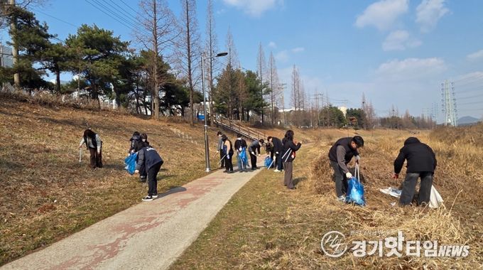 하천 환경정화 대청소로 쾌적한 수변환경 조성