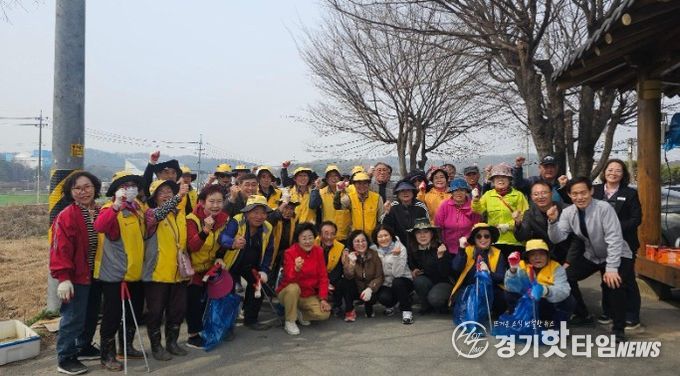 이천시 호법면 환경봉사단, 새봄맞이 국토대청소 실시