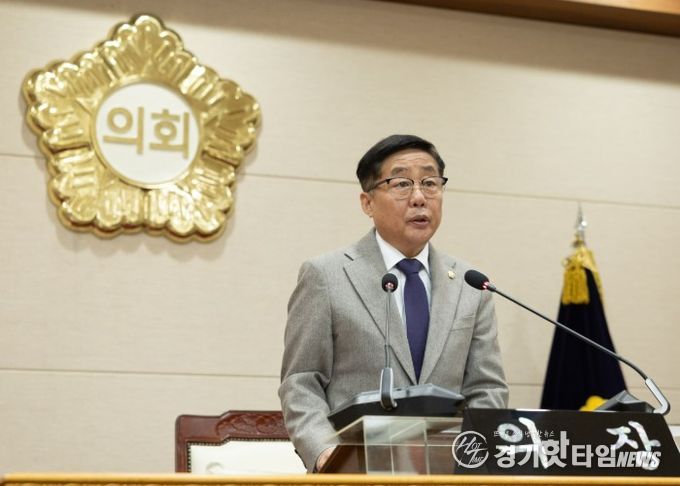 윤창철 의장이 제387회 임시회 제3차 본회의를 주재하고 있다.