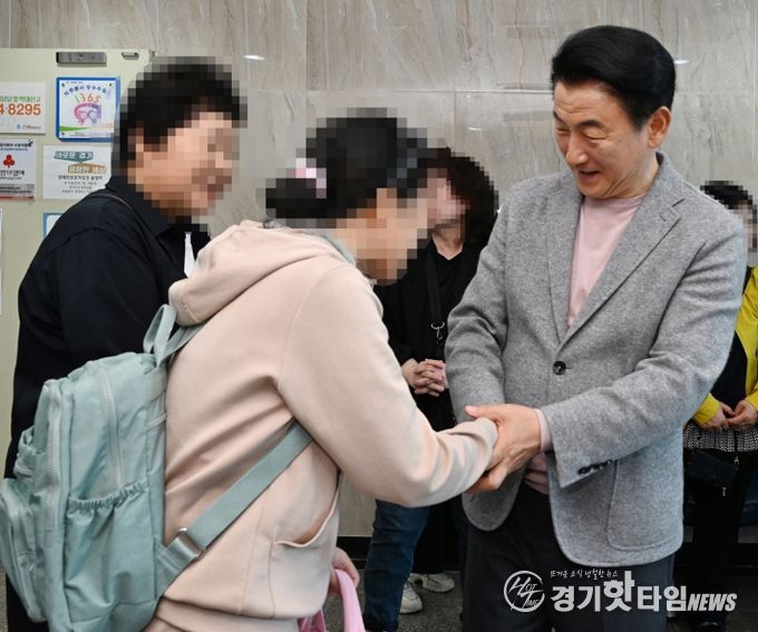 의정부시 관내 장애인보호작업장 솔빛터가 이용 장애인 31명과 함께 4월 14일부터 3박 5일간 자립 역량 강화를 위한 베트남 해외 문화체험 및 견학을 실시한다.