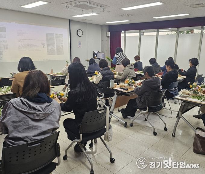 오산시 중앙도서관, 감성 힐링 ‘그림책 원예테라피’ 운영…시민 호응 속 성황